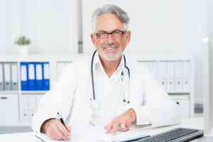 © Racle Fotodesign - stock.adobe.com Arzt